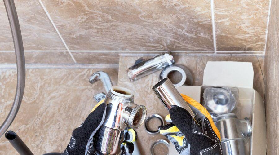 Professional gutter cleaning in Imperial, CA